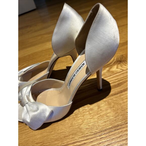 Manolo Blahnik cream satin D'orsay stiletto's 41 1/2 bow peep tow Italy New - Picture 3 of 16